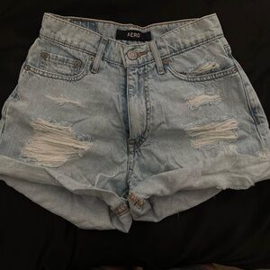 Aéropostale High Rise Curvy Mom Short